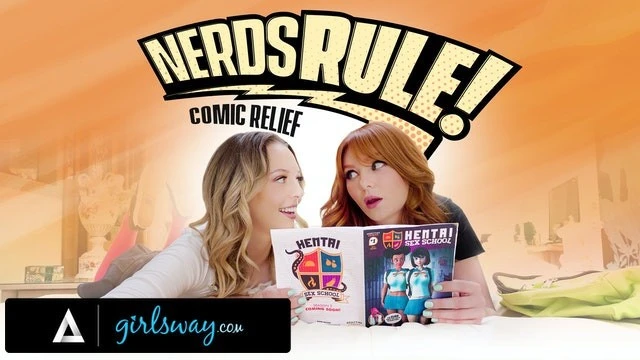 College Geeks Lacy Lennon et Lily Larimar sont excitées après avoir lu des bandes dessinées Hentai