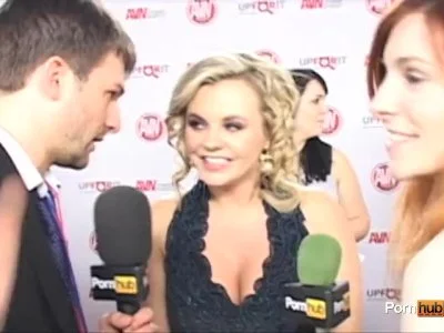 PornhubTV Marie McCray Bree Olson Tapis Rouge 2012 AVN Awards