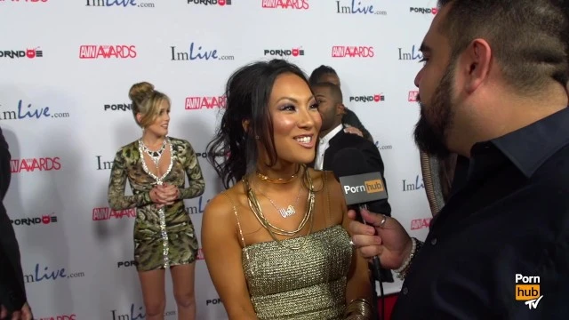 PornhubTV Asa Akira Tapis Rouge 2015 Interview AVN