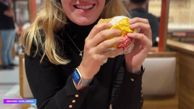 POV BAISE UN ÉTRANGER DANS UN BURGER KING