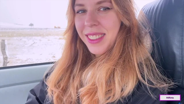 Une fille d'auto-stoppeur de village paie son prix en nature.