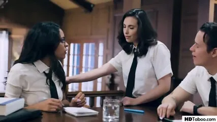 Tabu: Bruder und Schwester stellen eine Jungfrau vor - Casey Calvert