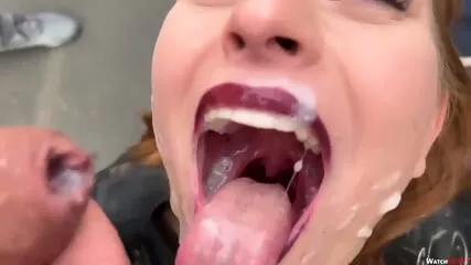 Dolly Dyson Facial EJAC en público - Bukkake Hardcore