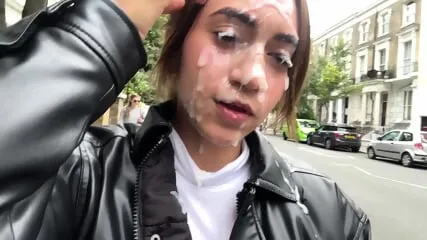 Ejakulierte Carmona Artemis überall in Hardcore Bukkake