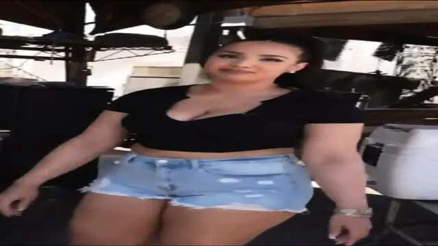 Adolescente excitée partage ses vidéos intimes sur Google Drive